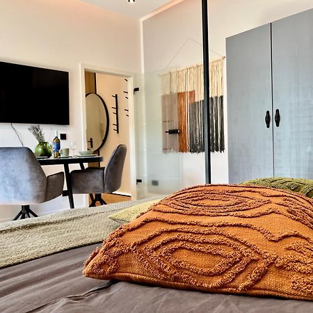 Edler Wohnraum Luxurioeses Studio Im Zentrum Mit Balkon, Kaffeevollautomat, Klima & Parkplatz Цвікау Екстер'єр фото