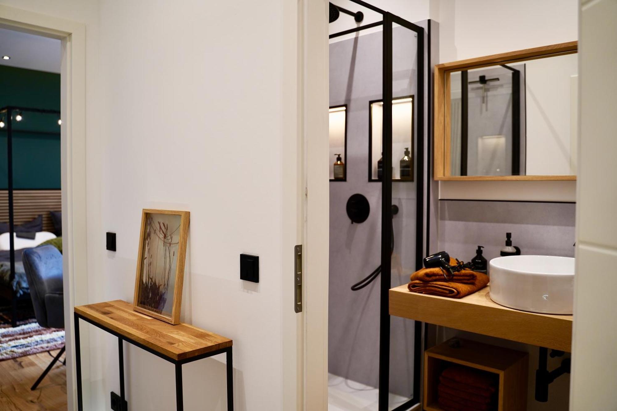 Edler Wohnraum Luxurioeses Studio Im Zentrum Mit Balkon, Kaffeevollautomat, Klima & Parkplatz Цвікау Екстер'єр фото