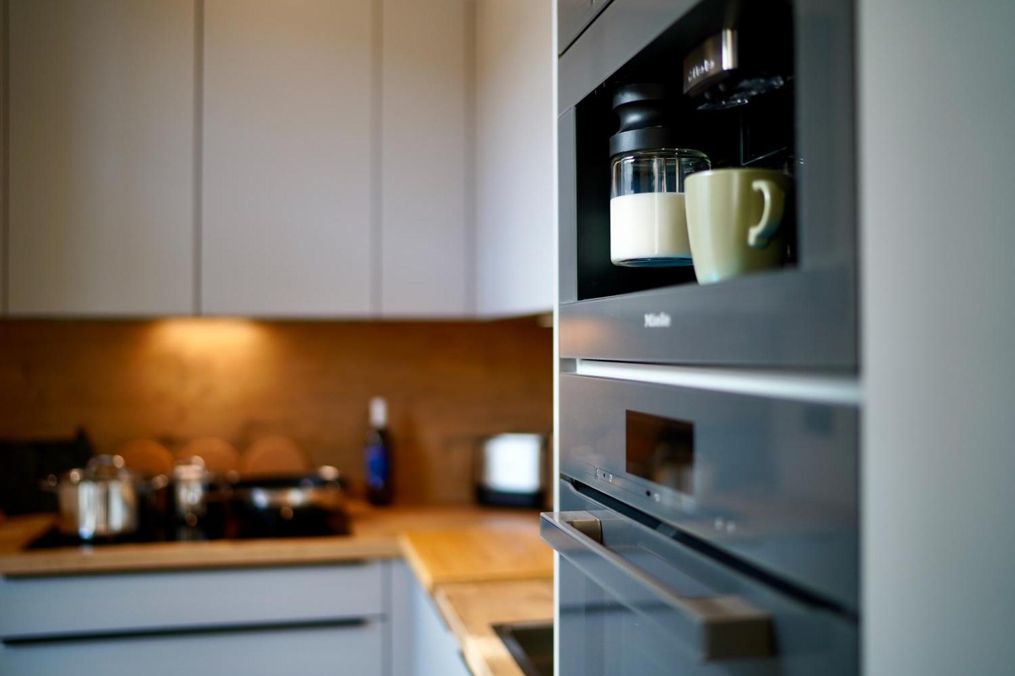 Edler Wohnraum Luxurioeses Studio Im Zentrum Mit Balkon, Kaffeevollautomat, Klima & Parkplatz Цвікау Екстер'єр фото