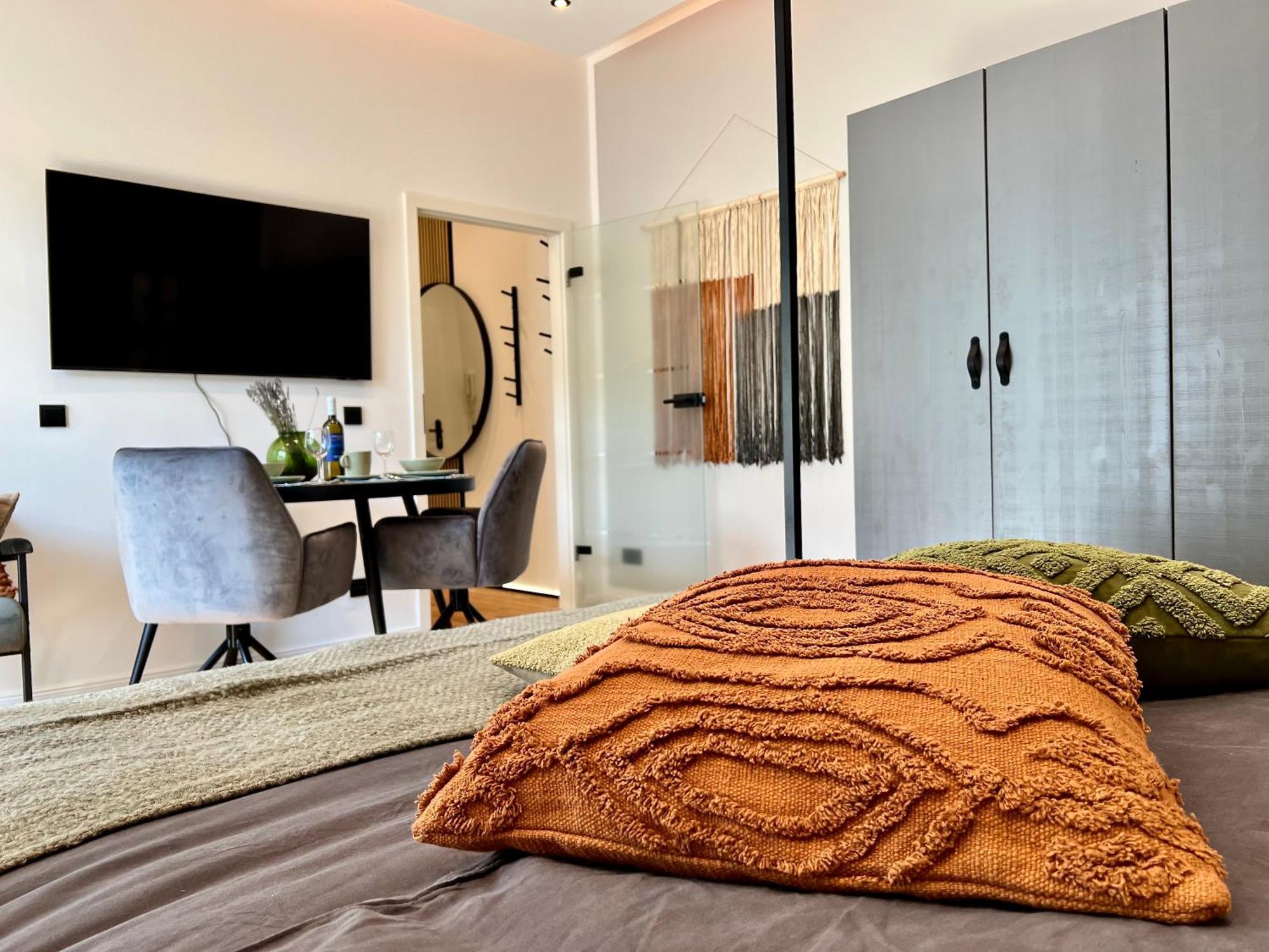 Edler Wohnraum Luxurioeses Studio Im Zentrum Mit Balkon, Kaffeevollautomat, Klima & Parkplatz Цвікау Екстер'єр фото