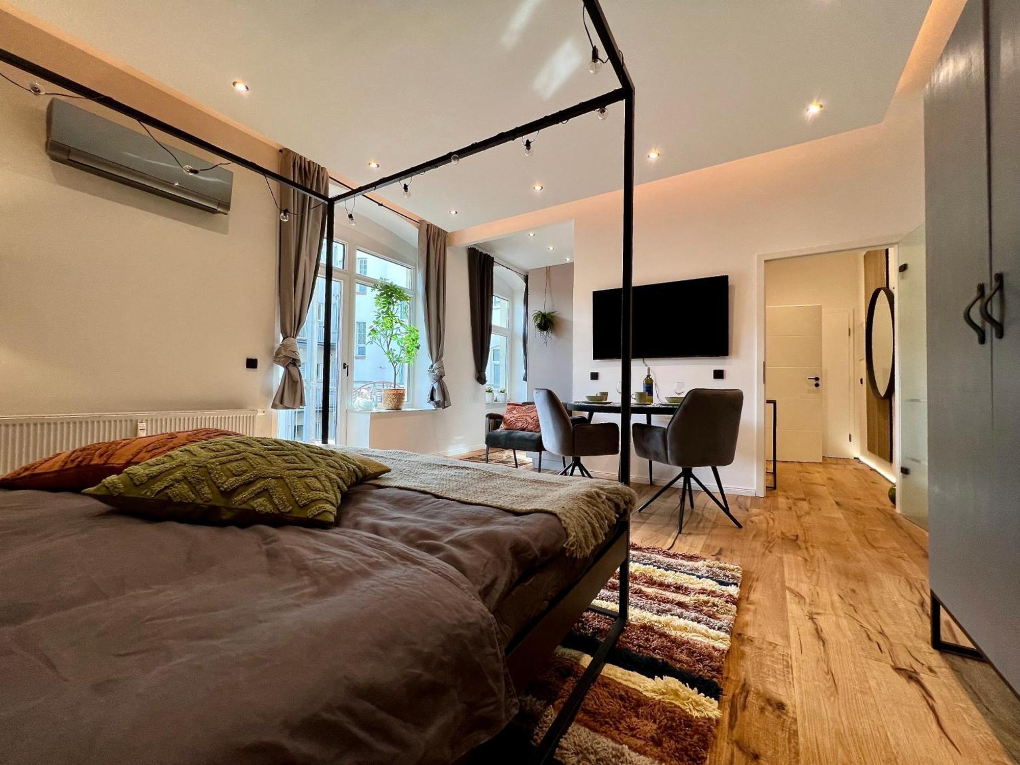 Edler Wohnraum Luxurioeses Studio Im Zentrum Mit Balkon, Kaffeevollautomat, Klima & Parkplatz Цвікау Екстер'єр фото