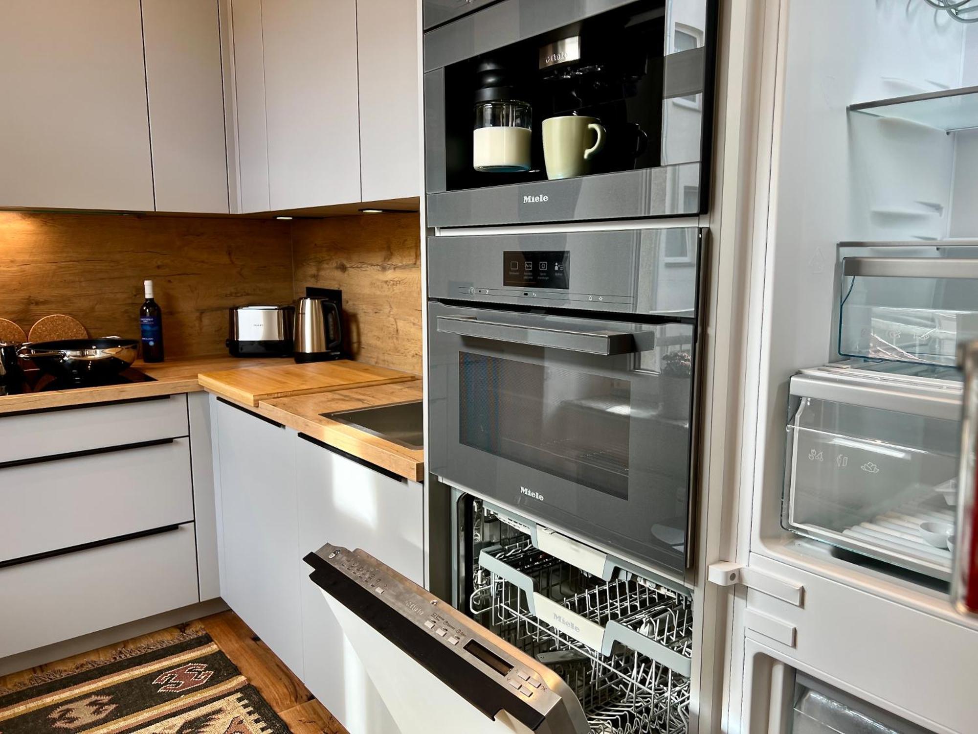 Edler Wohnraum Luxurioeses Studio Im Zentrum Mit Balkon, Kaffeevollautomat, Klima & Parkplatz Цвікау Екстер'єр фото